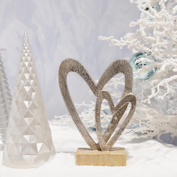 Modern Farmhouse Decor Resin Heart Sculpture Home Love Statue - Picture 4 of 9